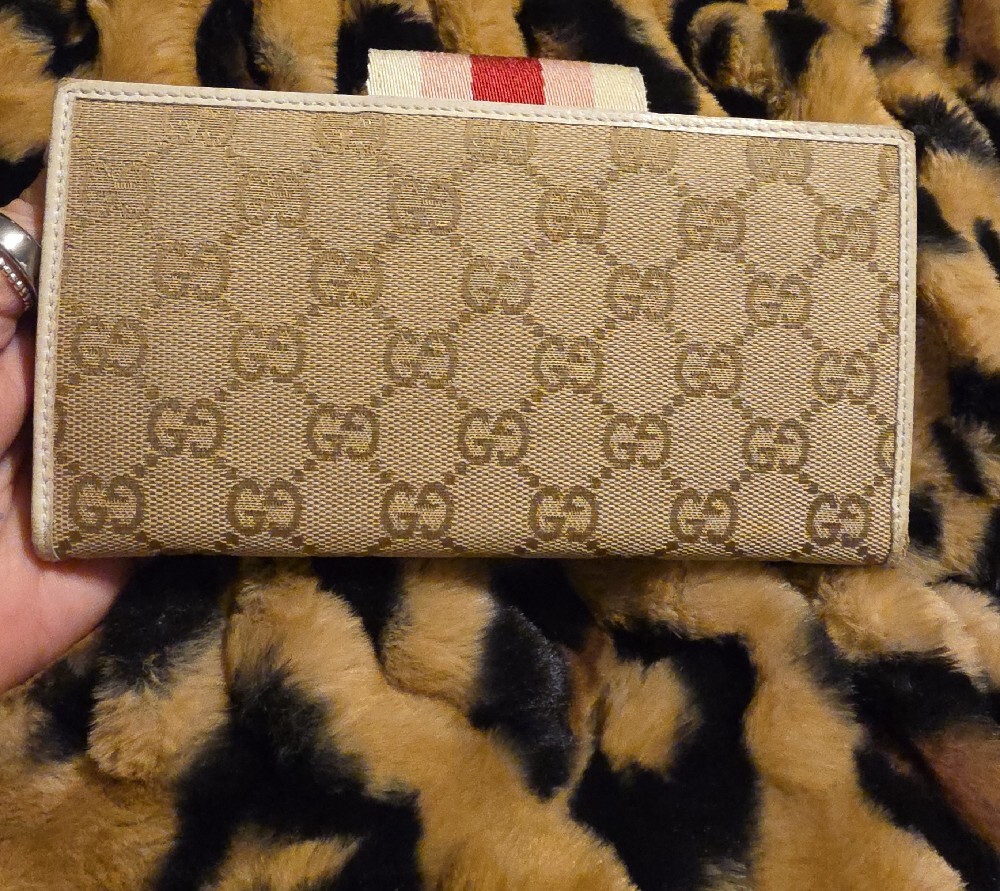 Gucci Beige GG Canvas Wallet with Red and White Center Stripe - Picture 5 of 10